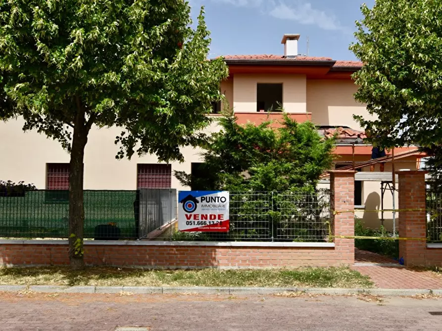 Immagine 1 di Villa in vendita  in via carlo alberto dalla chiesa a San Pietro In Casale