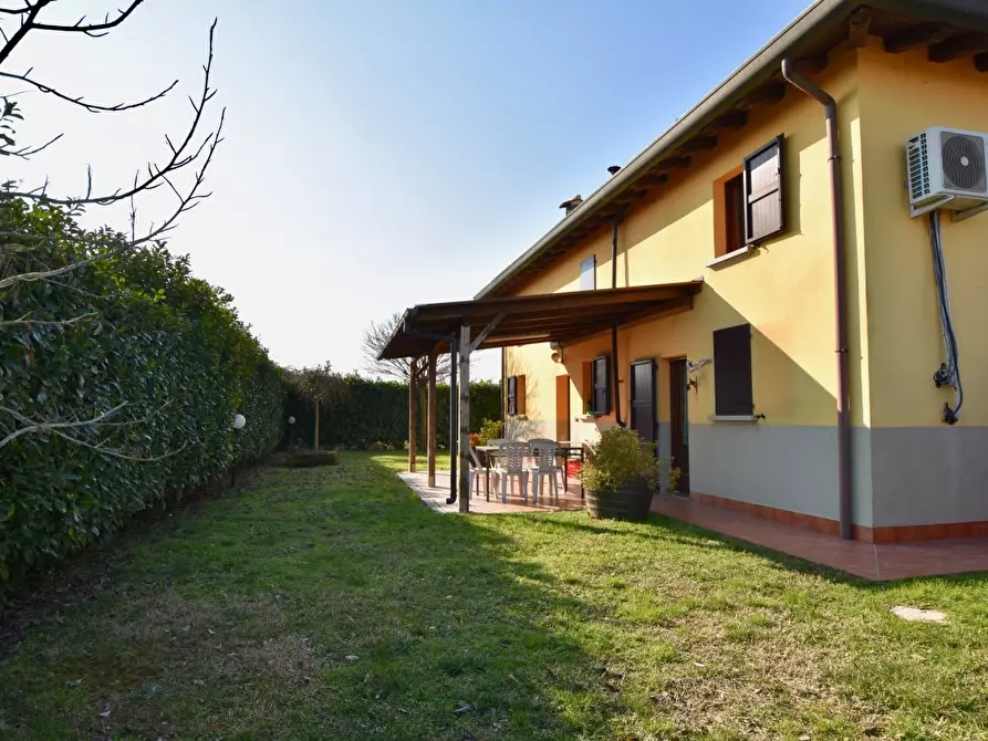 Immagine 1 di Villa in vendita  in Via Scala Ponente a San Pietro In Casale