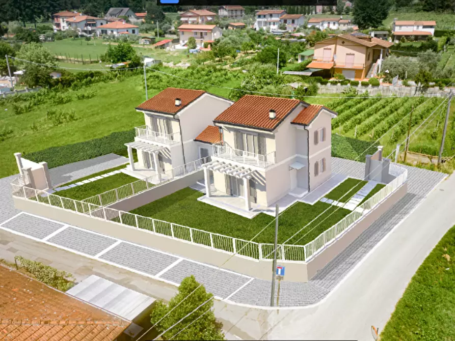 Immagine 1 di Terreno edificabile in vendita  in Via Isola a Ortonovo