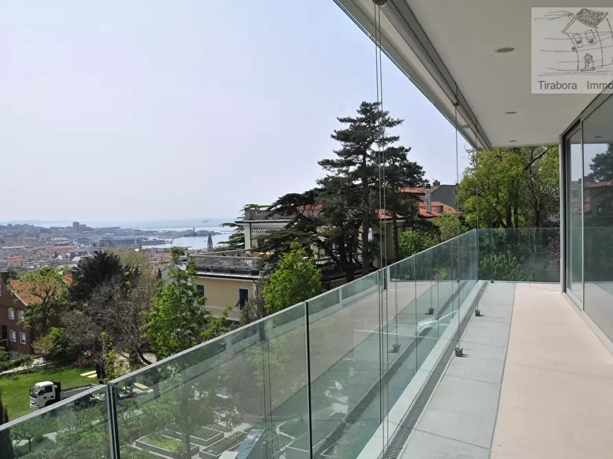 Immagine 1 di Appartamento in vendita  in via artemidoro a Trieste