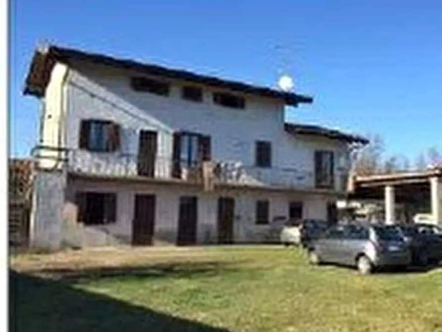 Immagine 1 di Villa in vendita  in Via Romano della Vecchia a Borgo Ticino