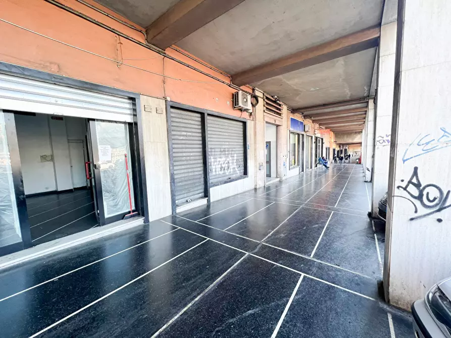 Immagine 1 di Negozio in vendita  in Corso Aldo Gastaldi a Genova