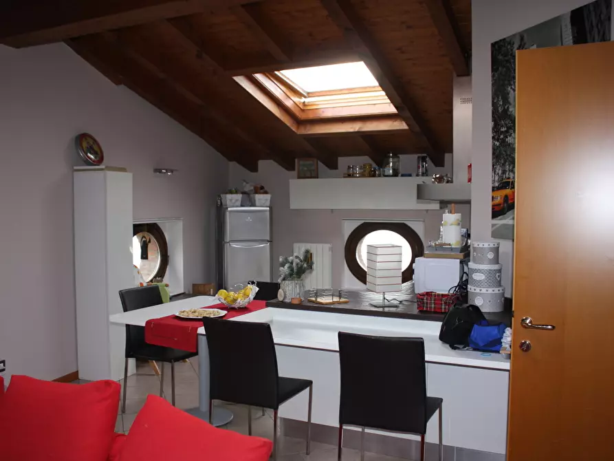 Immagine 1 di Appartamento in affitto  a Almenno San Bartolomeo
