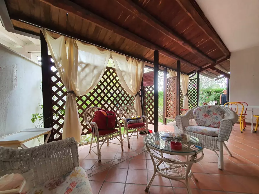 Immagine 1 di Villa in vendita  in Via Amalfi a Cutro