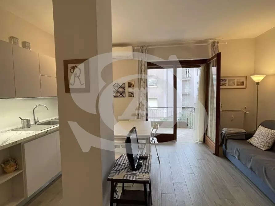 Immagine 1 di Appartamento in affitto  in Corso Regina Margherita a Ospedaletti