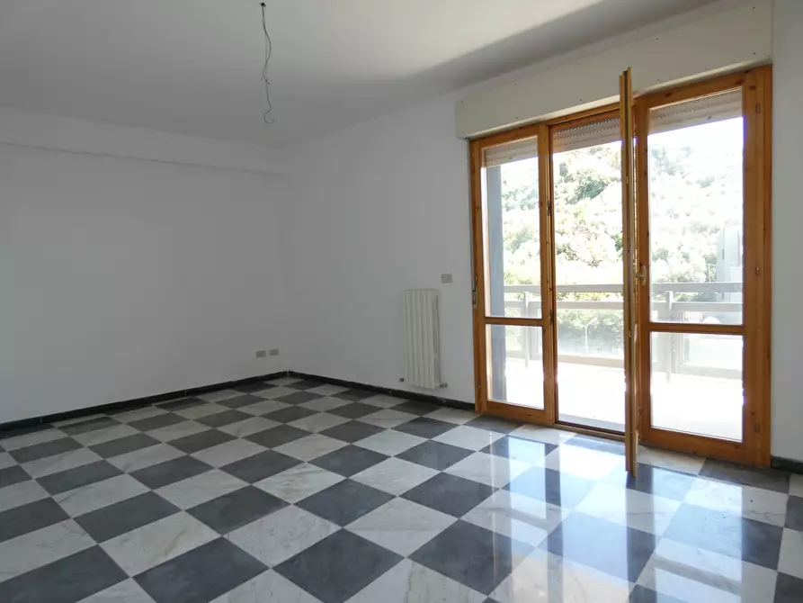 Immagine 1 di Appartamento in vendita  in Via Perissinotti a Chiavari