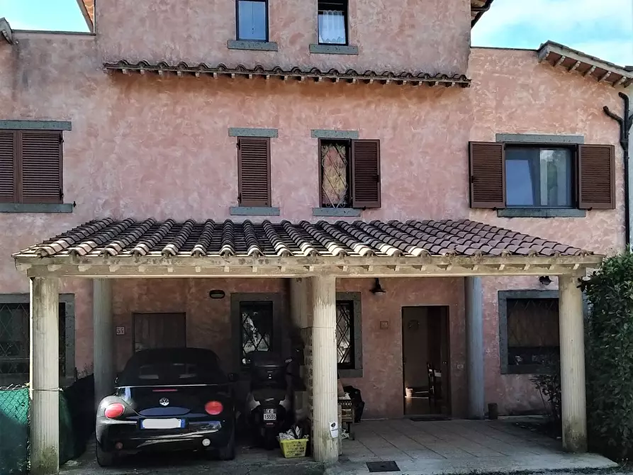 Immagine 1 di Villa in vendita  in Via del Bosco a Passignano Sul Trasimeno