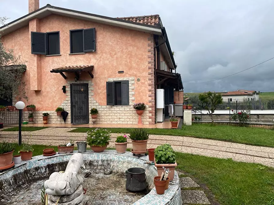Immagine 1 di Appartamento in vendita  in Via Tiberina a Canale Monterano