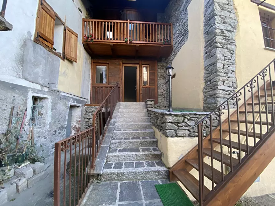 Immagine 1 di Appartamento in vendita  in frazione capoluogo a Aosta