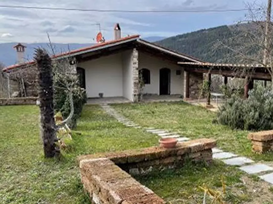 Immagine 1 di Villa in vendita  in Via di Baroncoli a Calenzano