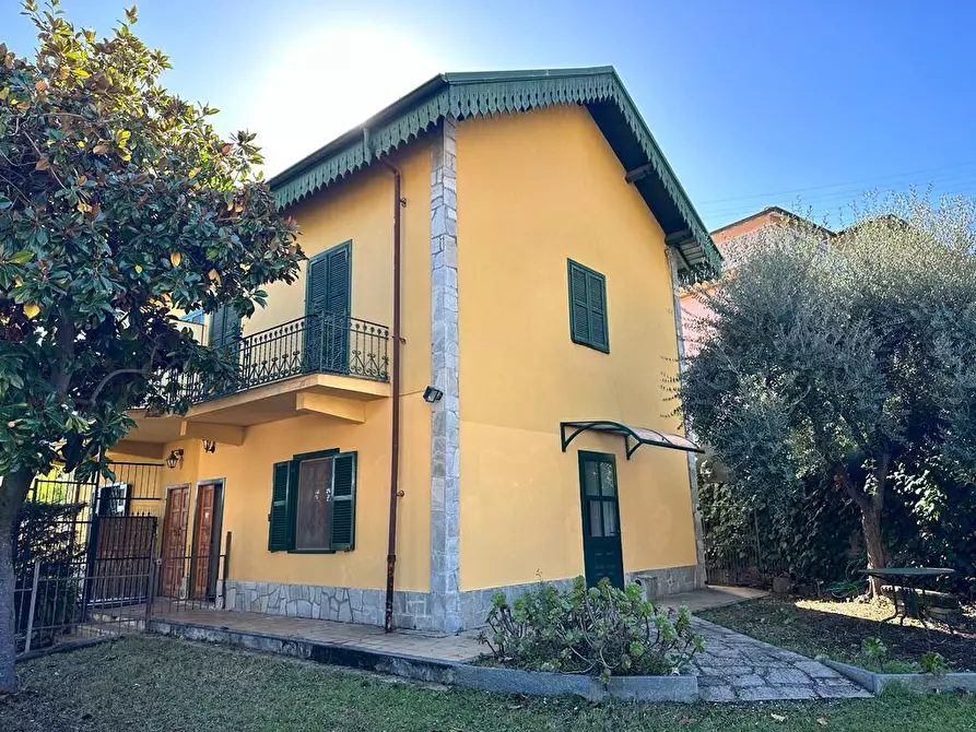 Immagine 1 di Villa in vendita  in Via Duca degli Abruzzi a San Remo