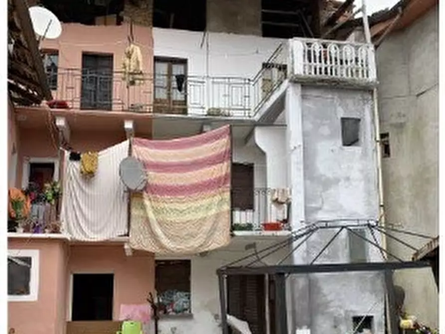 Immagine 1 di Appartamento in vendita  in Via Sant'Antonio a Agrate Conturbia