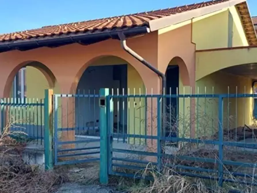 Immagine 1 di Villa in vendita  in Strada Saluzzo a Scarnafigi