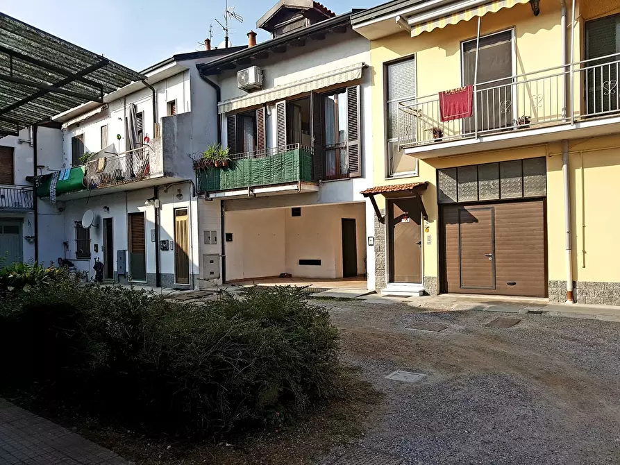 Immagine 1 di Appartamento in vendita  a Caronno Pertusella