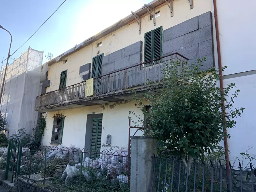 Immagine 1 di Casa indipendente in vendita  in Via Le Piana a Vernio