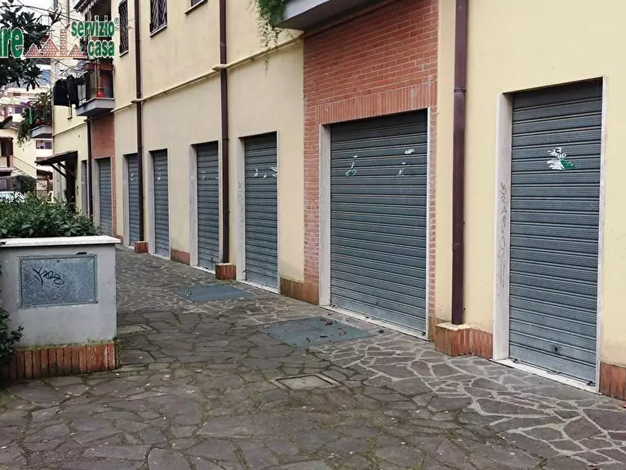 Immagine 1 di Negozio in vendita  in Via Guerrino Libertucci a Tivoli