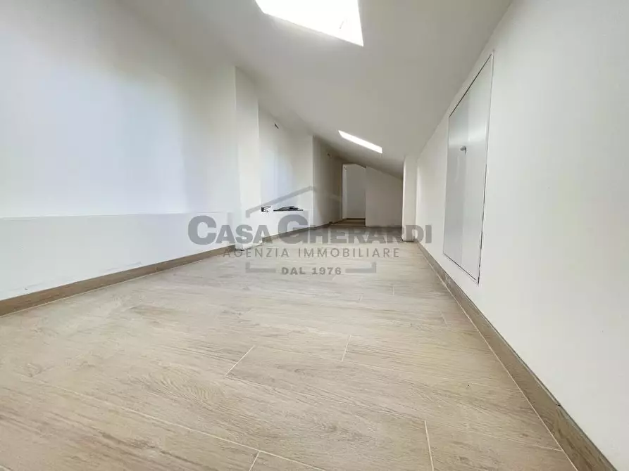 Immagine 1 di Appartamento in vendita  in Via Fratelli Calvi a Val Brembilla