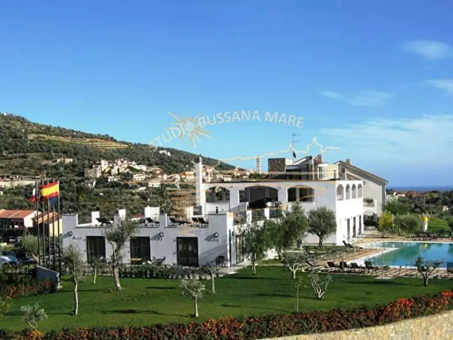 Immagine 1 di Villa in vendita  in Regione Piani a Castellaro
