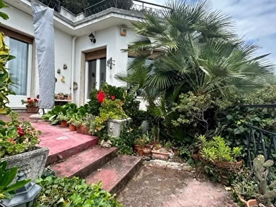 Immagine 1 di Villa in vendita  in STRADA OLANDESI a Camporosso