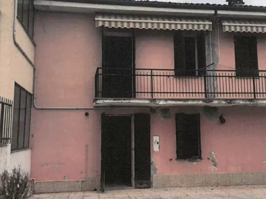 Immagine 1 di Villa in vendita  in Via Stazione a Quattordio