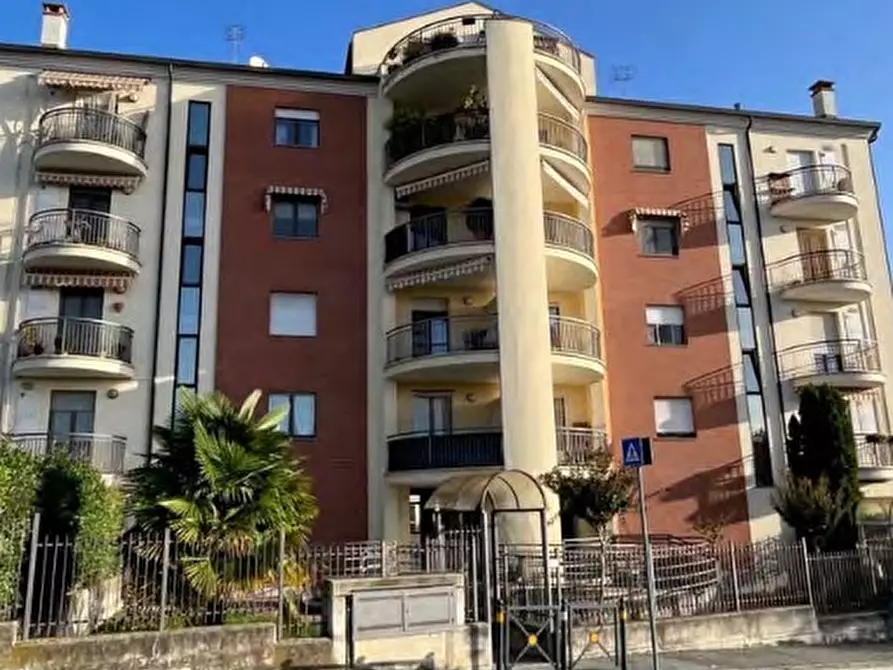 Immagine 1 di Appartamento in vendita  in Via Vittime di Bologna a Busca