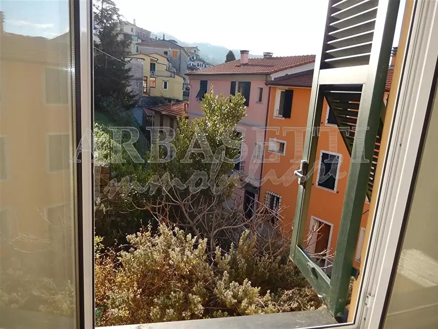 Immagine 1 di Appartamento in vendita  in Via Antonio Canzio a Avegno
