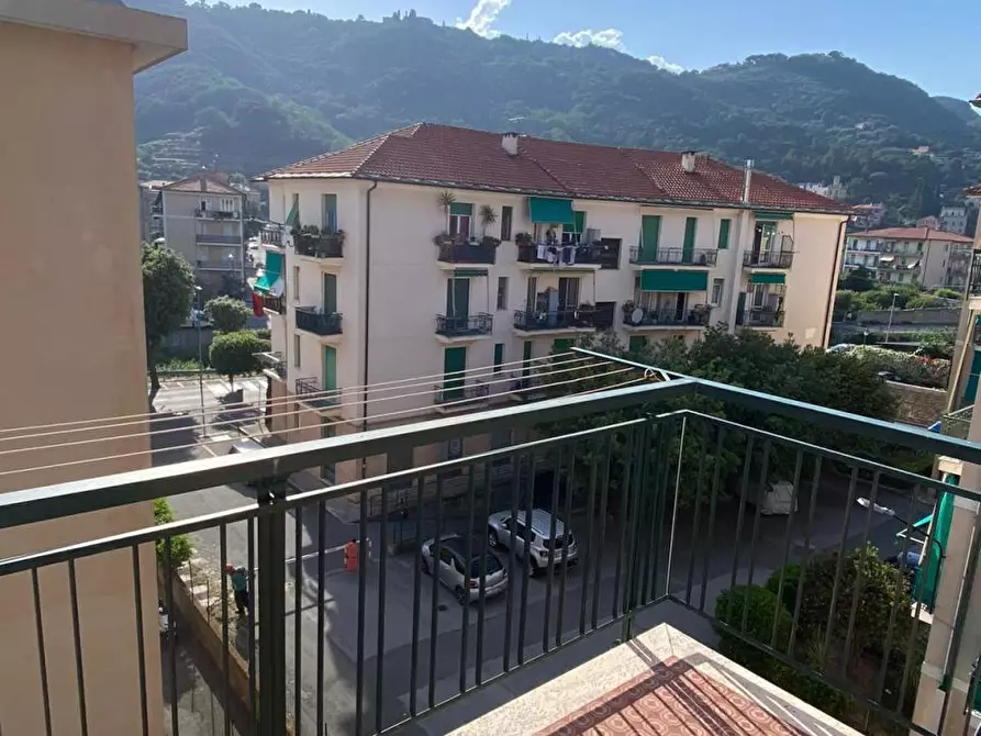Immagine 1 di Appartamento in affitto  in Via Paradiso a Finale Ligure