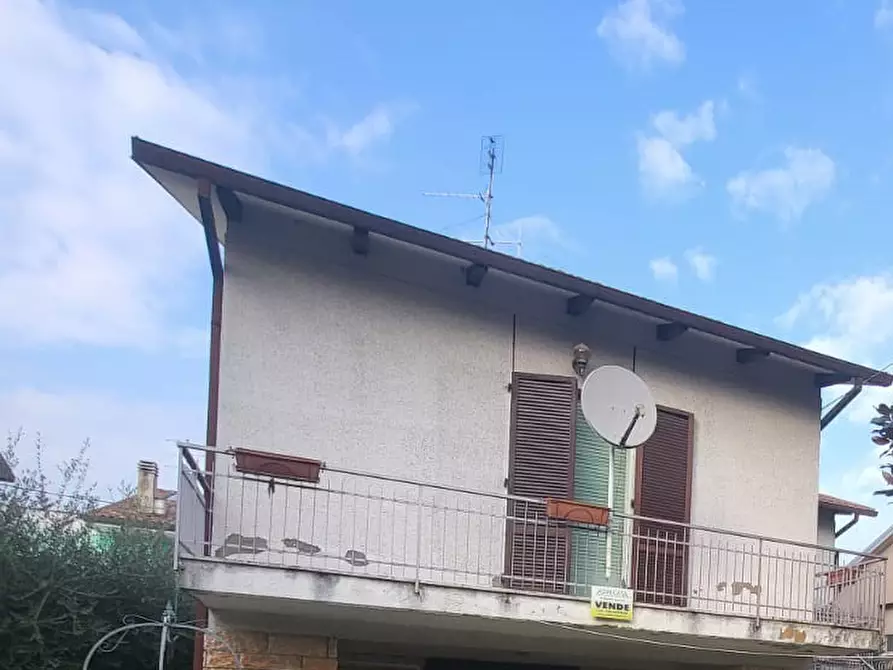 Immagine 1 di Casa indipendente in vendita  in VIA ALFIERI a Borghi