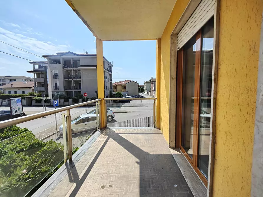 Immagine 1 di Appartamento in vendita  in Via Traversagna a Trecate