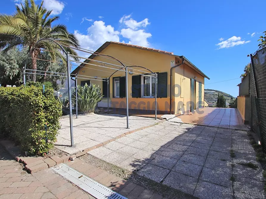 Immagine 1 di Appartamento in vendita  in Via Beglini a Taggia