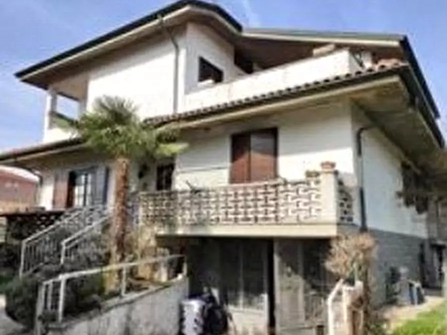 Immagine 1 di Villa in vendita  in Via Sambuy a Santena
