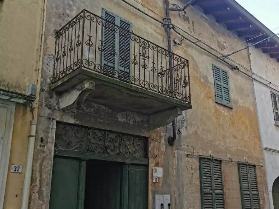 Immagine 1 di Appartamento in vendita  in Via del Moro a Oleggio
