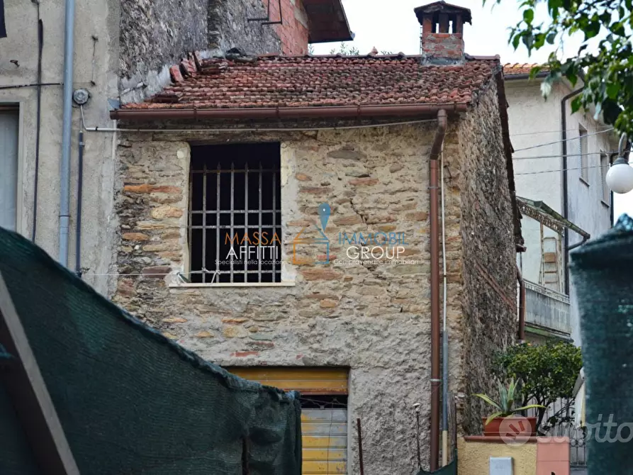 Immagine 1 di Appartamento in vendita  in SP1 a Montignoso