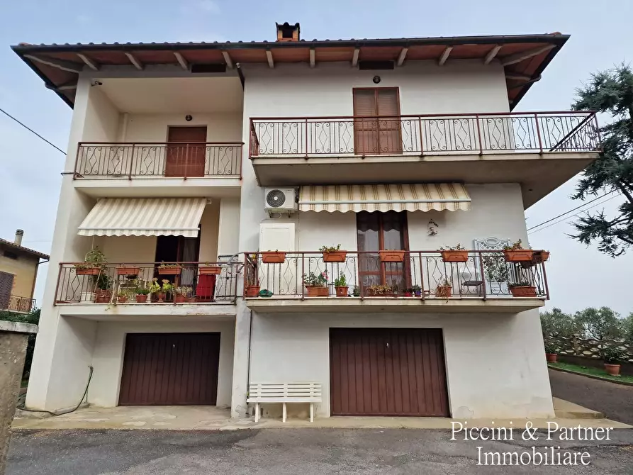 Immagine 1 di Appartamento in vendita  in Via Mazzini - Macchie a Castiglione Del Lago