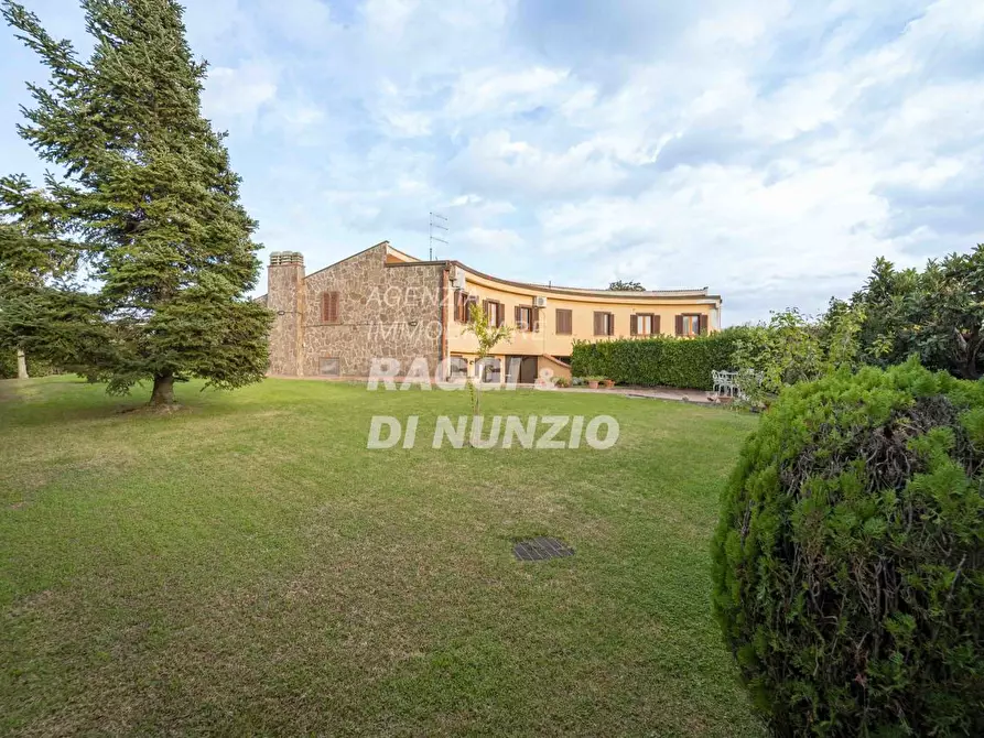 Immagine 1 di Villa in affitto  in V. dell'Acqua Acetosa a Frascati