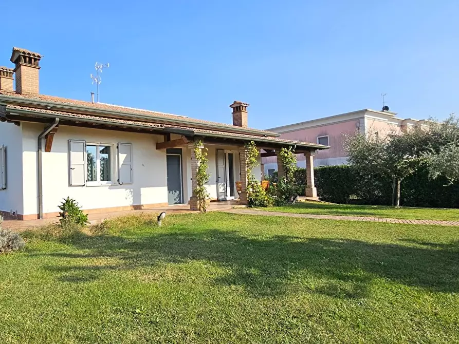 Immagine 1 di Villa in vendita  a Carpenedolo
