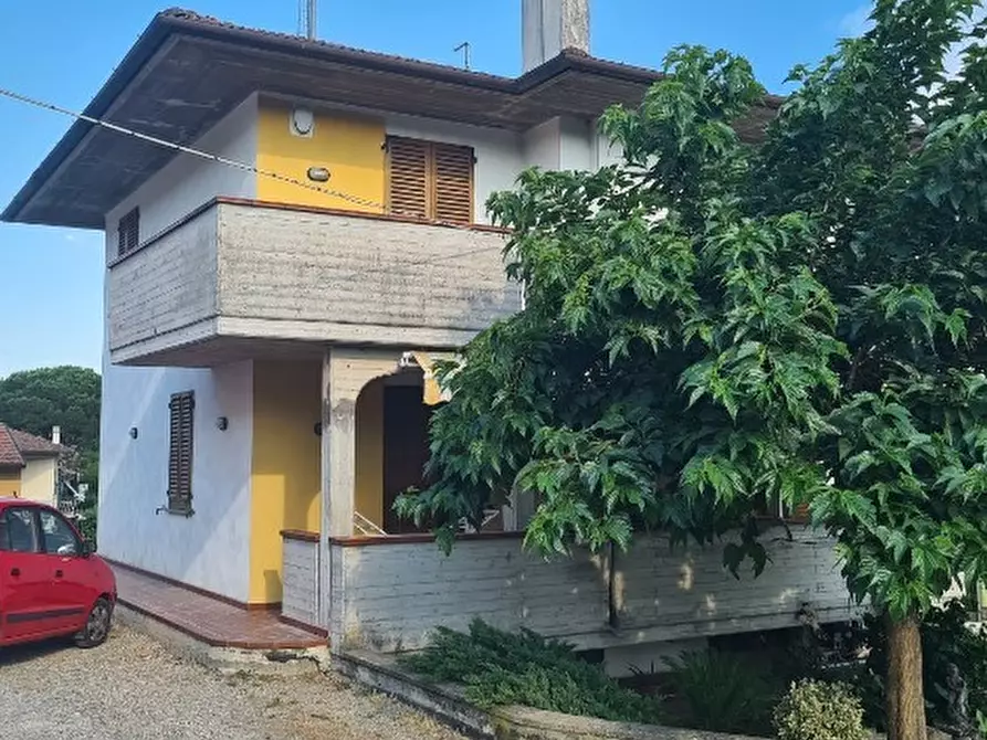 Immagine 1 di Appartamento in vendita  in Via U. Foscolo a Poggio A Caiano