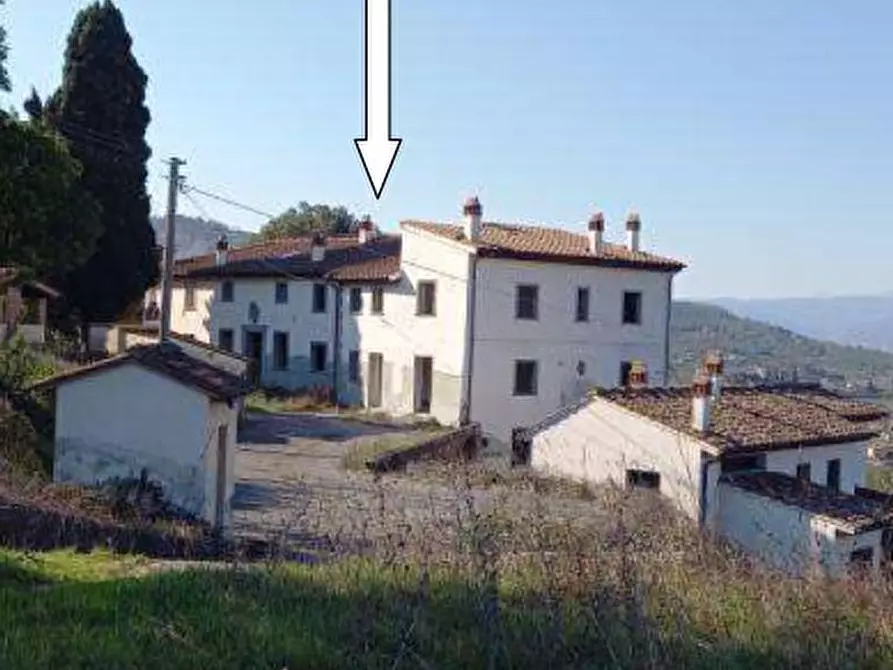 Immagine 1 di Casa indipendente in vendita  in Via Valle a Carmignano