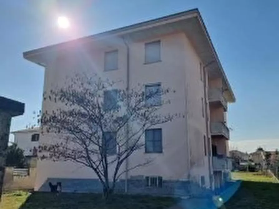 Immagine 1 di Appartamento in vendita  in Via Alessandro Volta a Bellinzago Novarese
