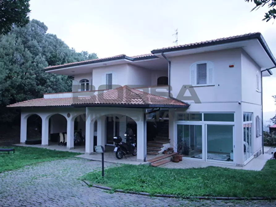 Immagine 1 di Villa in vendita  in Via Sgarallino a Rosignano Marittimo