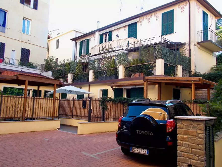 Immagine 1 di Appartamento in vendita  in Via P. Ferreri a Alassio