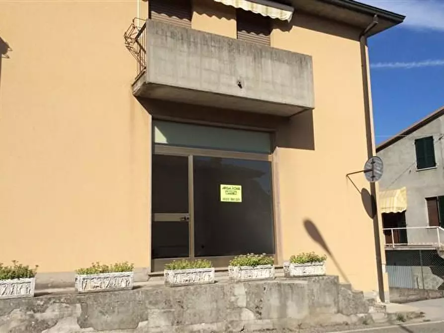 Immagine 1 di Negozio in vendita  a Lugagnano Val D'arda