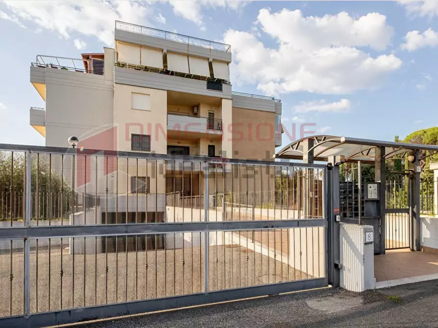Immagine 1 di Appartamento in vendita  in via pollutri a Roma