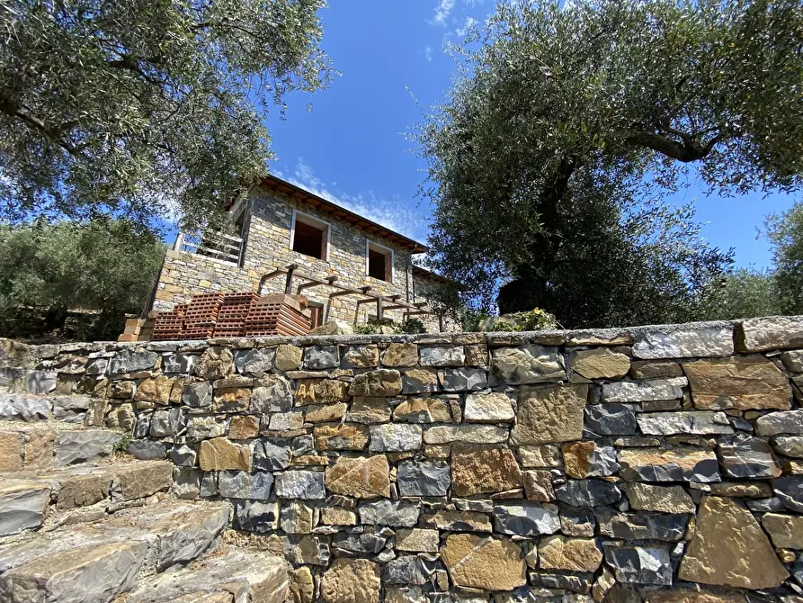 Immagine 1 di Villa in vendita  in Unnamed Road a Badalucco