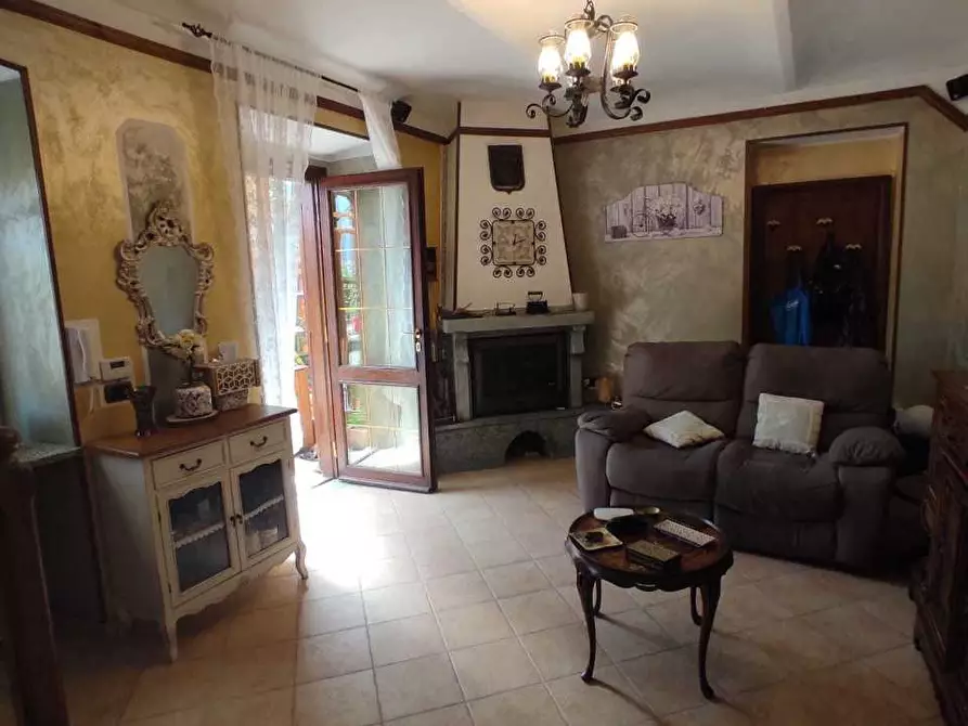 Immagine 1 di Appartamento in vendita  in Via Martiri della Libertà a Borgone Susa