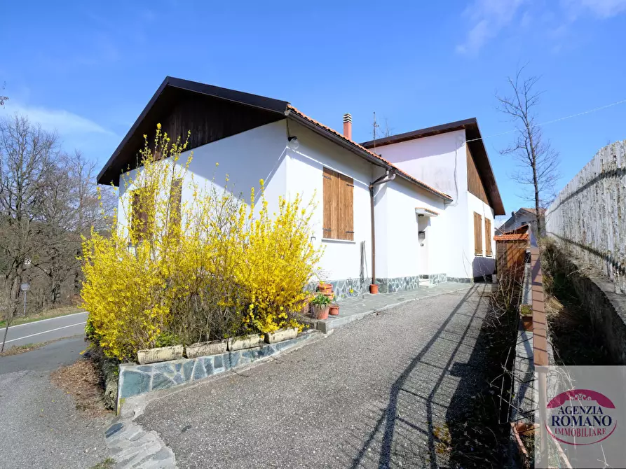 Immagine 1 di Villa in vendita  a Mioglia