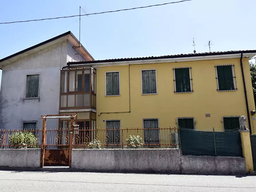 Immagine 1 di Casa indipendente in vendita  in Via Monte Pasubio a Arzignano