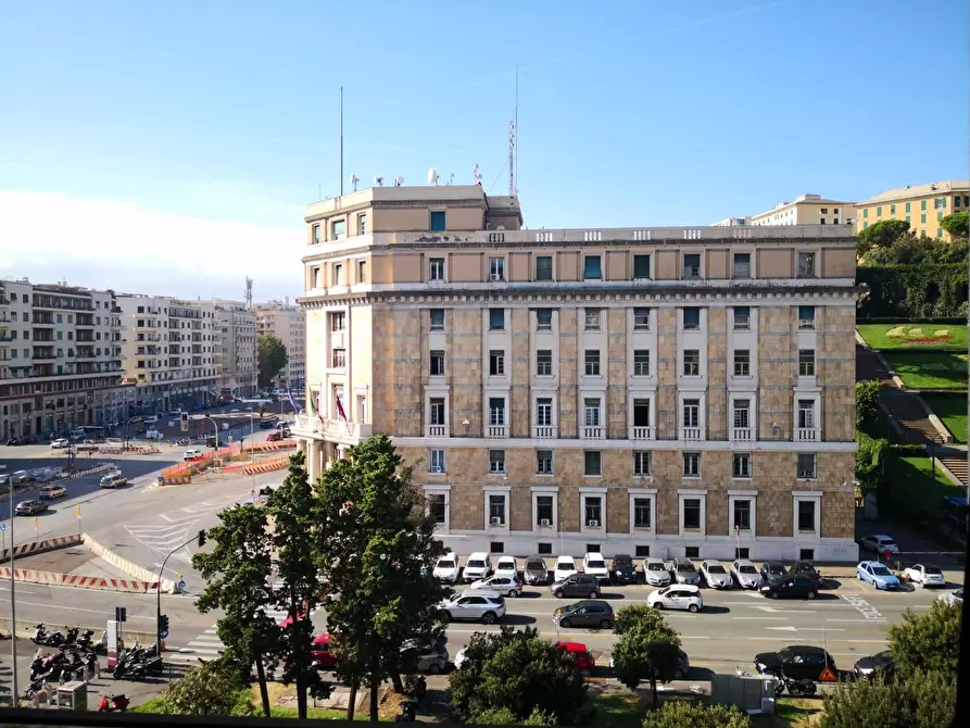 Immagine 1 di Ufficio in affitto  in Piazza della Vittoria a Genova