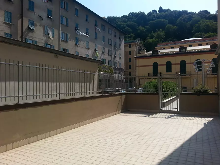 Immagine 1 di Appartamento in vendita  in Piazza Sopranis a Genova