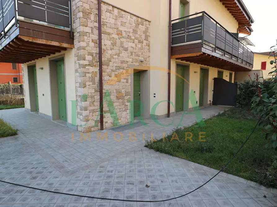 Immagine 1 di Villa in vendita  a Adrara San Martino